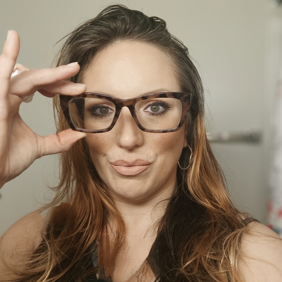 Meet your Posher, Mary - Picture 3 of 5